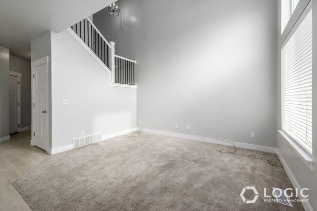 Foto del edificio - Gorgeous Townhome in Great Location!