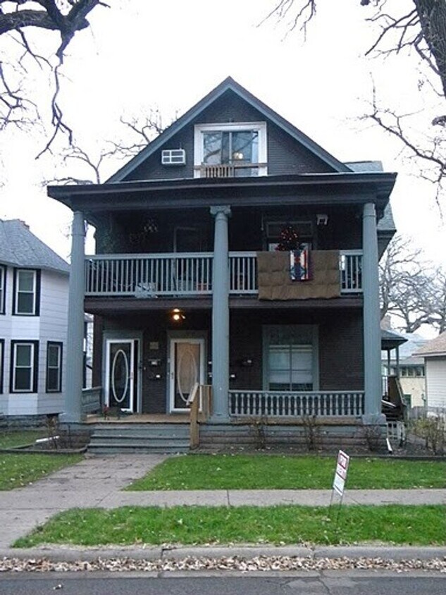 Primary Photo - June 2023 ~ Cute 4 bedroom house. Spacious...