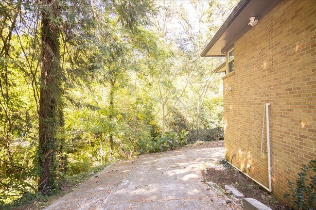 Foto del edificio - Newly Renovated 2/2 Duplex Unit Minutes From Decatur Square & Va Highlands!