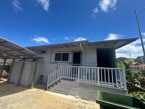 Building Photo - 3352 Makini St