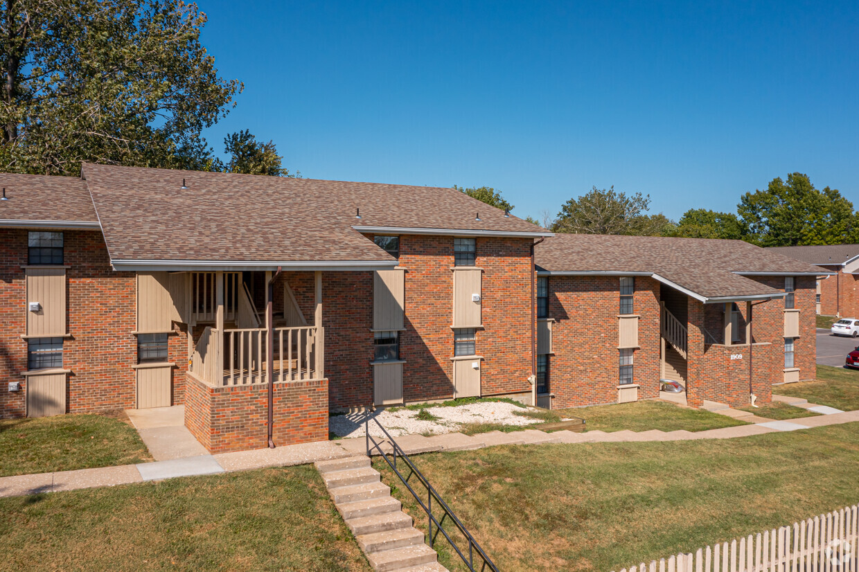 Primary Photo - Stephens Park Apartments