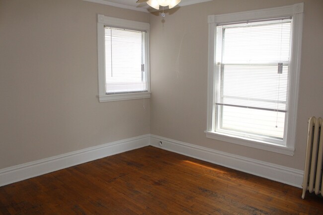 Foto del edificio - 2 BR Close to Medical Mile with hardwood f...