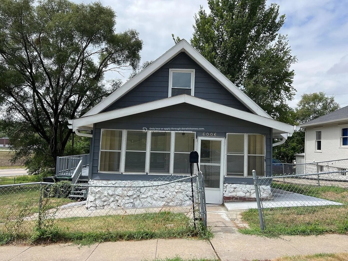 Primary Photo - 6006 S 20th Ave