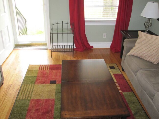 Habitación familiar con puerta de vidrio - 2018 Kensington Dr