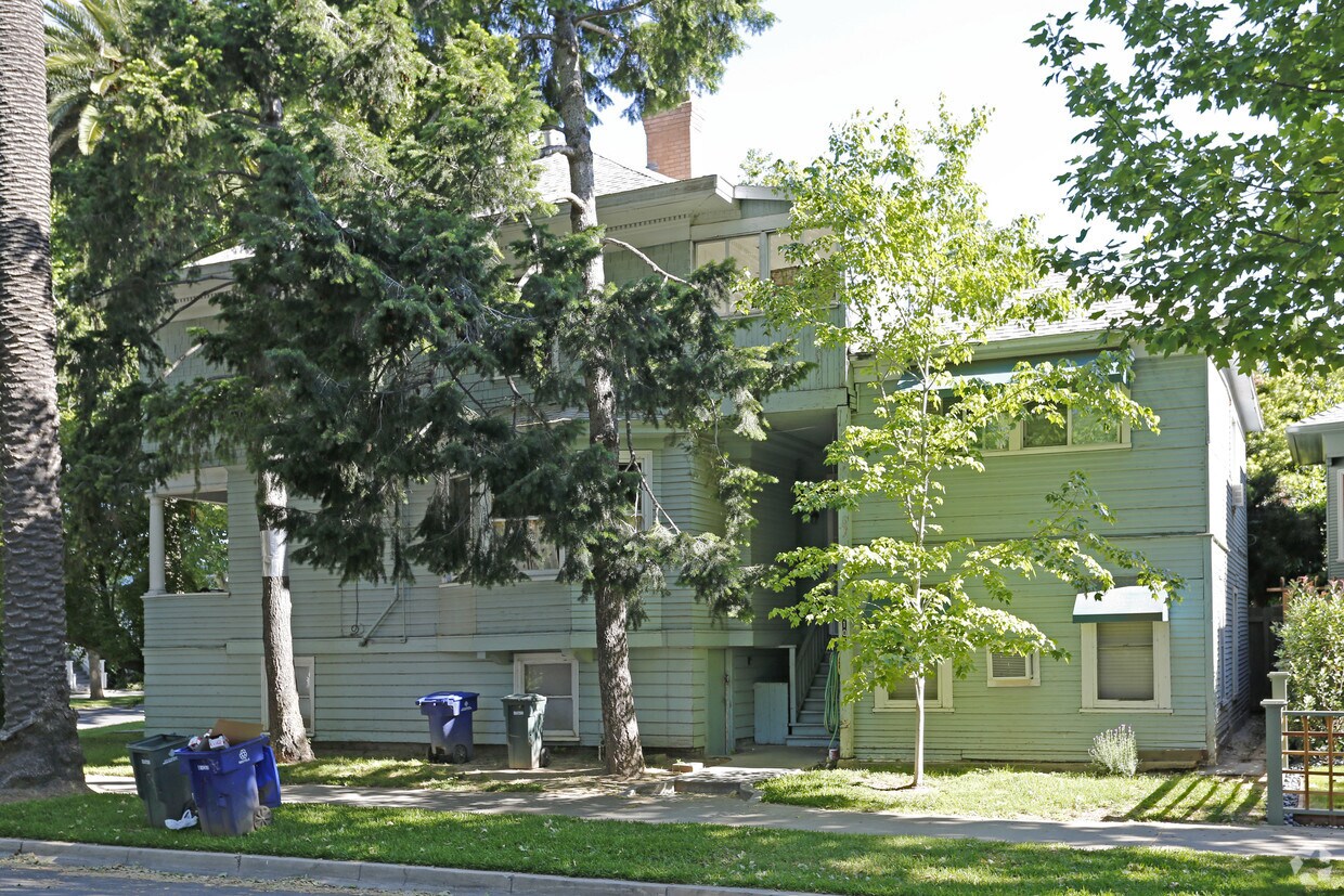 Building Photo - 431 21st St