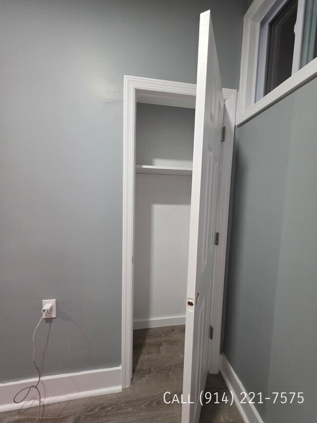 Foto del edificio - 243 Woodworth Ave