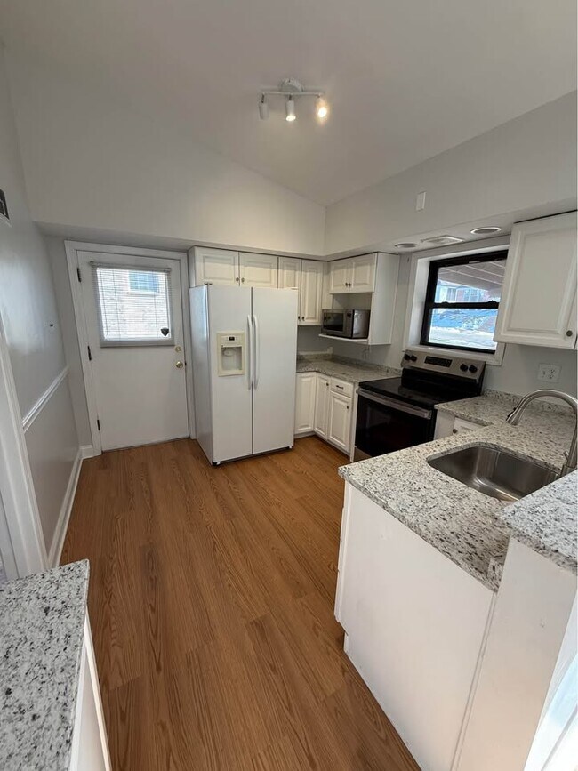 Foto del edificio - 7939 Lafon Pl