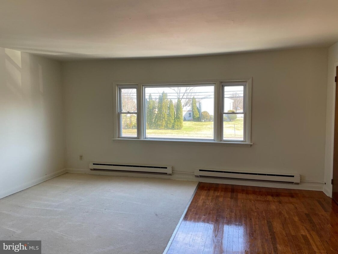 116 Richlandtown Pike Unit APT B, Quakertown, PA 18951 Room for Rent