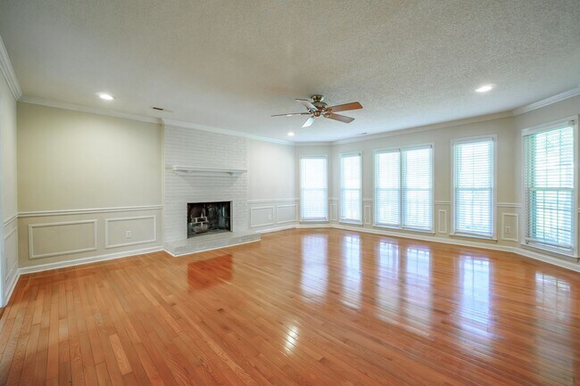 Foto del edificio - 5142 Blackberry Ln