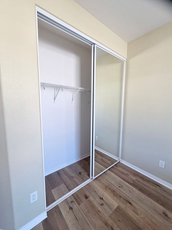Foto del edificio - 5073 Snowberry Dr