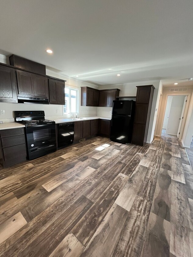 Primary Photo - Charming 3 Bedroom 2 Bathroom Home for Ren...