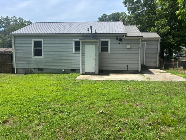 Building Photo - 639 Arch Dr