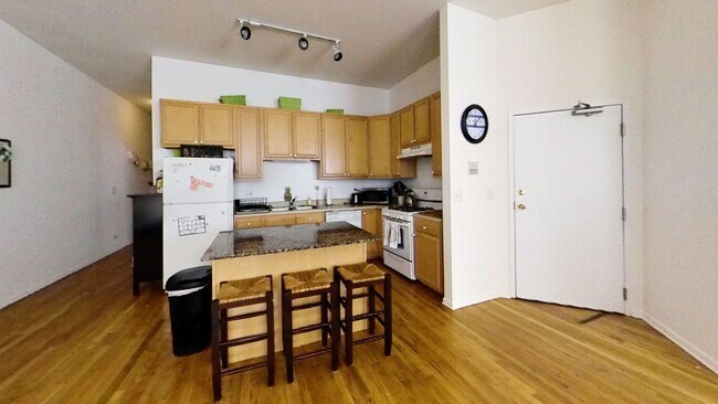 Foto del edificio - 2755 N Lincoln Ave