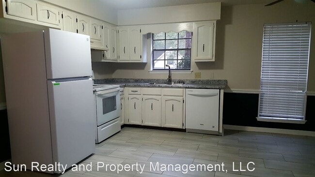 Building Photo - 3 br, 1 bath House - 232 Maplewood Loop