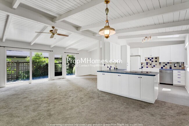 Building Photo - Two Bedroom Oasis in First Edition!