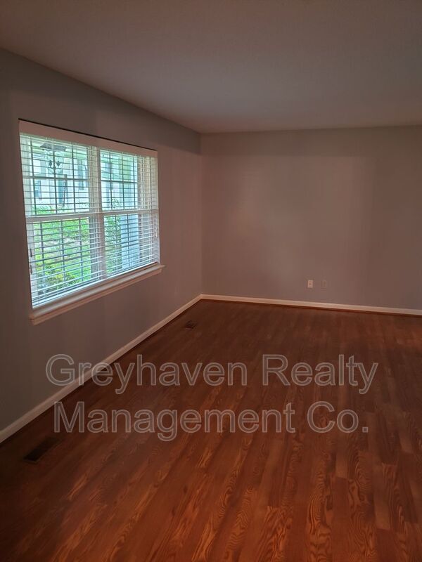 Building Photo - 145 Rolling Ridge Dr