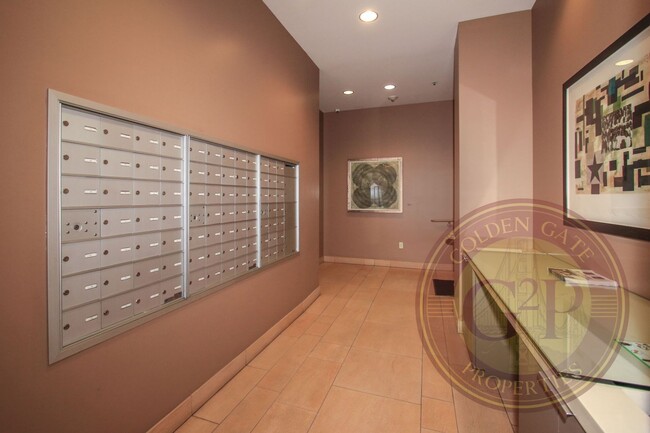 Building Photo - Western Addition - 2 BR, 2 BA Condo 1,470 ...