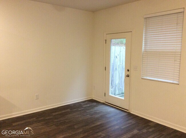 Building Photo - 1627 Larkspur Trl