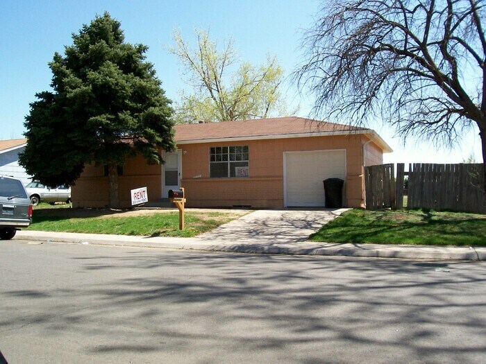 Primary Photo - 13132 Elmendorf Pl