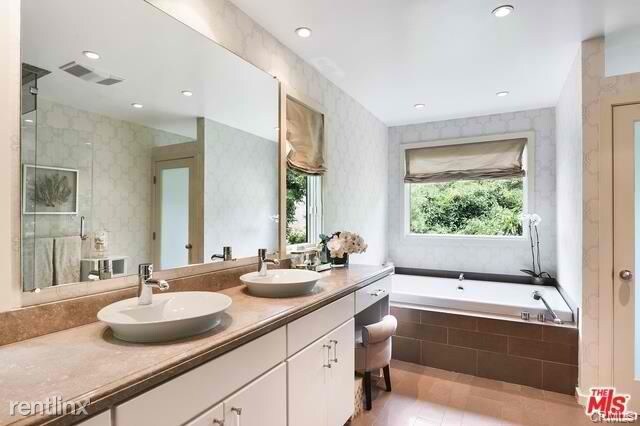 Foto del edificio - 9730 Elderidge Dr