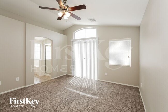 Foto del edificio - 3621 Twinbreeze Way