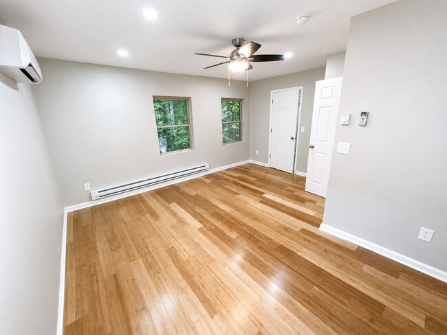Building Photo - 3835 Beechwood Blvd