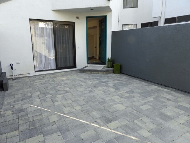 Building Photo - 1109 Tivoli Ln