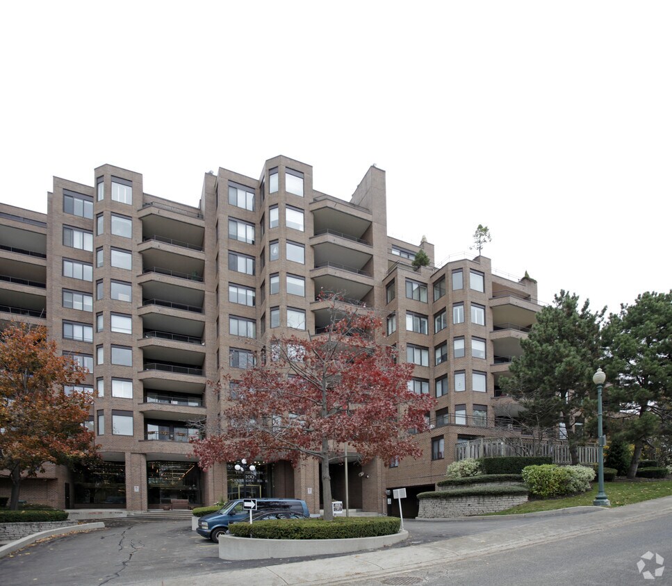The Granary Apartments 100 Lakeshore Rd E Oakville, ON
