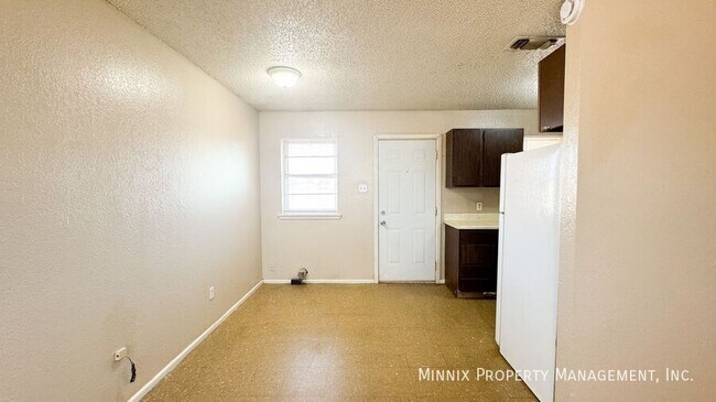 Foto del edificio - 631 S Crosby St