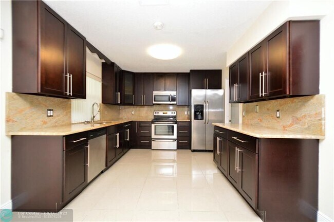 Foto del edificio - 8592 NW 7th St