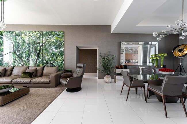 Foto del edificio - 15901 Collins Ave