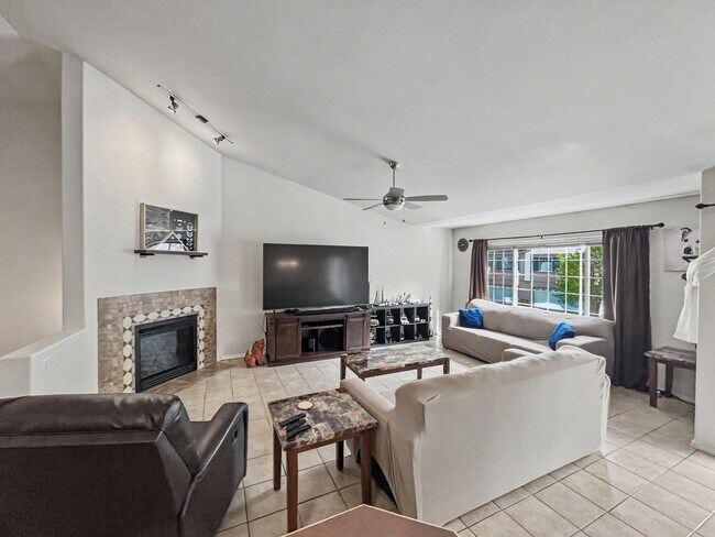 Foto del edificio - 5702 Sapphire Loop