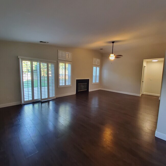 Foto del edificio - 1936 Big Oaks Ct
