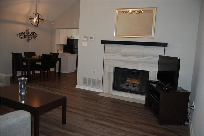 Foto del edificio - 3124 Royal Gable Dr