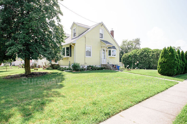 Building Photo - 603 Bell Rd