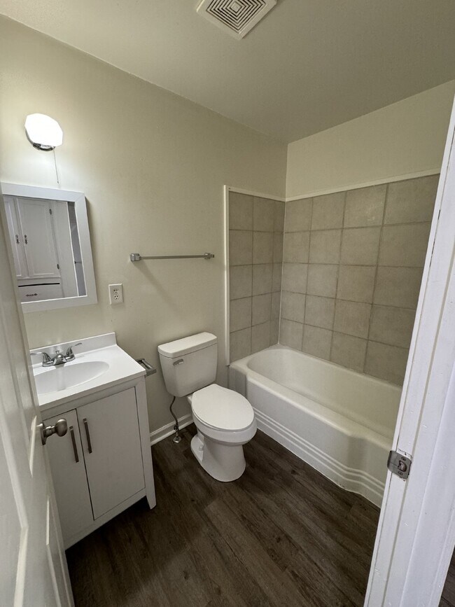 Foto del edificio - Newly Renovated 1 bedroom, 1 bathroom apar...