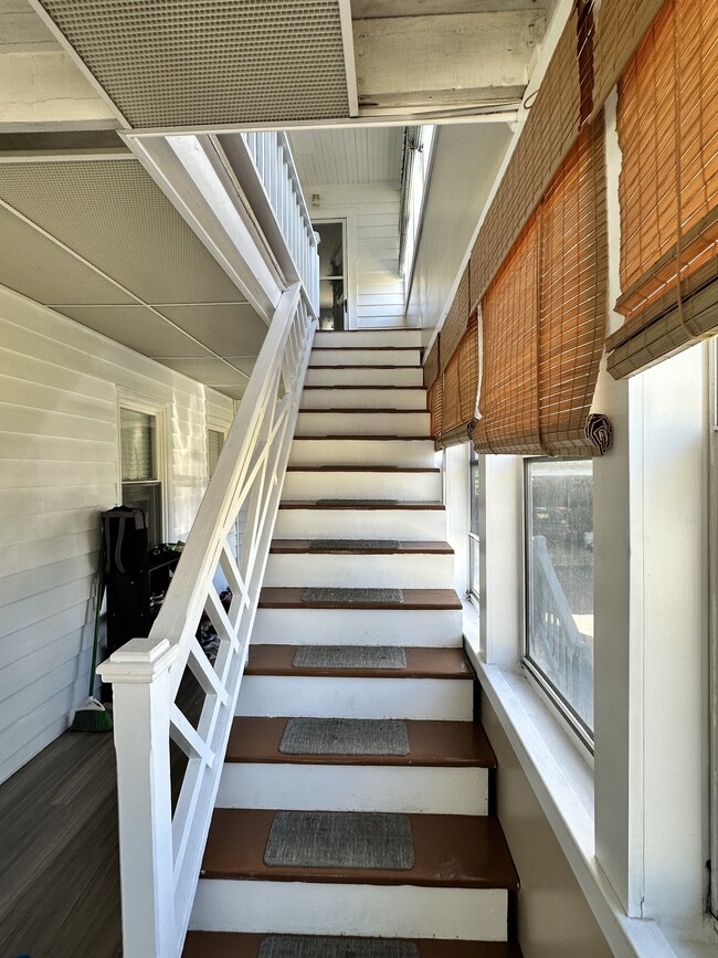 Building Photo - 28 Miller Ave