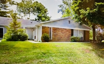 Building Photo - 936 E Commons Dr
