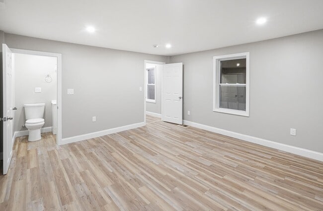 Building Photo - 98 Southville Rd