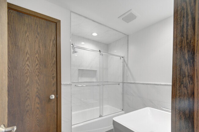 Building Photo - 1311 41st Ave