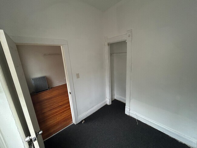 Foto del edificio - 735 E 88th St