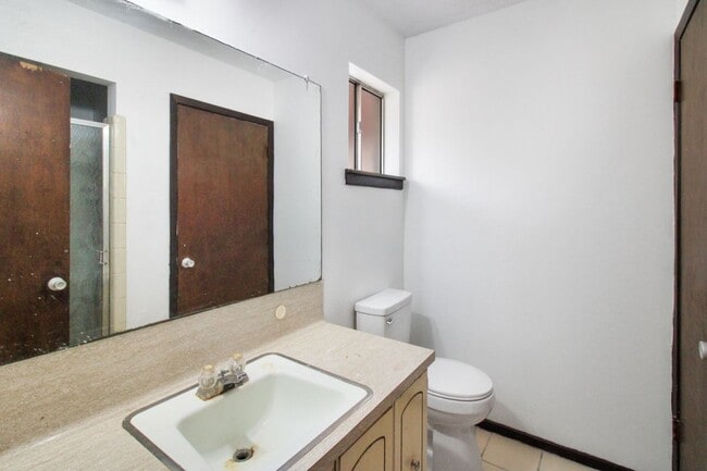 Building Photo - 1508 W Nolana Ave