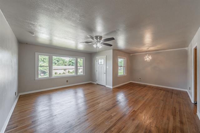 Foto del edificio - 4945 Rutland Ave