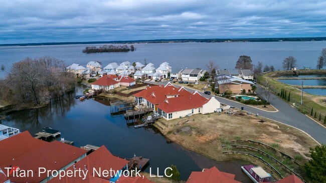 Foto del edificio - 3 br, 3 bath House - 5860 S Lakeshore Dr #13