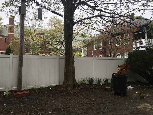 Foto del edificio - 34 Brookside Ave