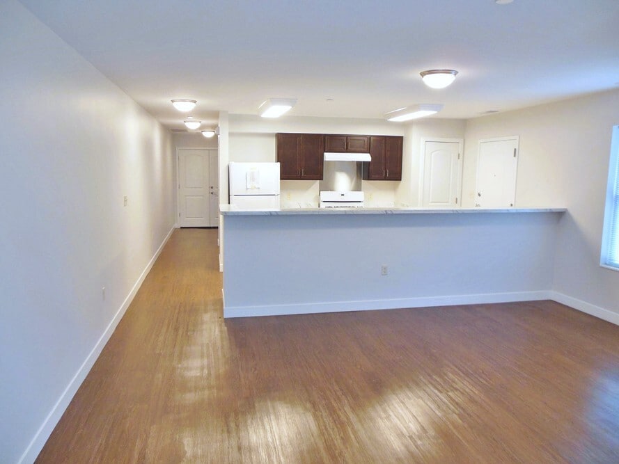 Building Photo - Flagstone Village