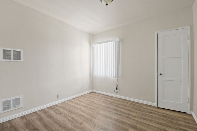 Building Photo - Newly Re-Modeled 3B | 1B home located in Prime Gardena!