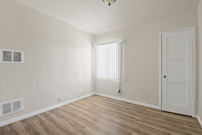 Foto del edificio - Newly Re-Modeled 3B | 1B home located in Prime Gardena!