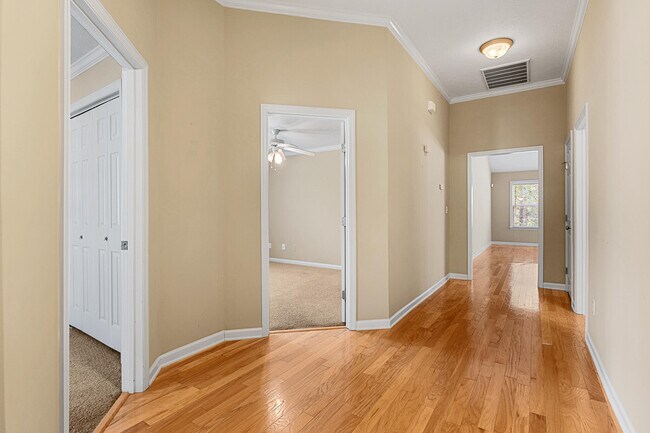 Foto del edificio - 228 Full Cir Dr