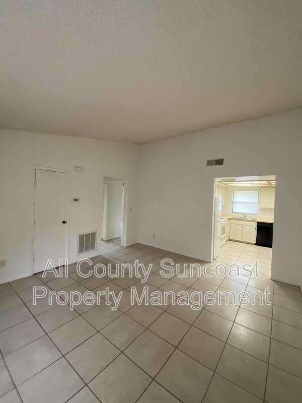 Building Photo - 503 E Curlew Pl